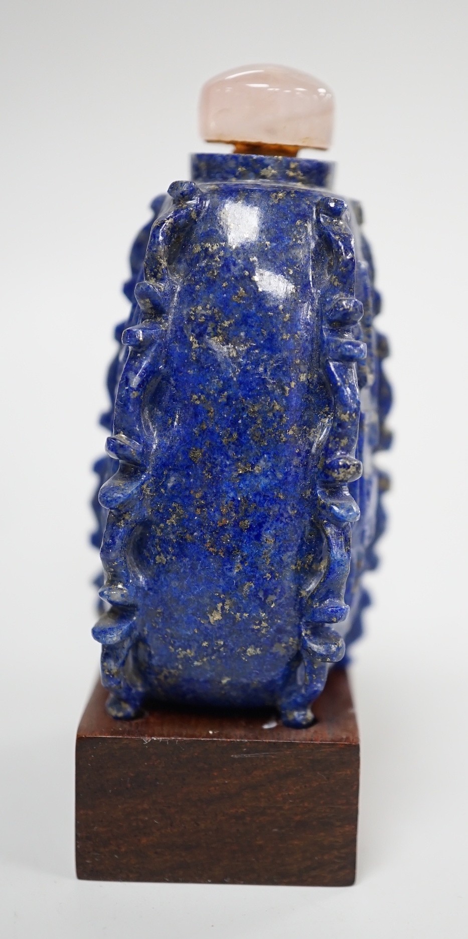 A Chinese archaistic lapis lazuli snuff bottle, 20th century, 5.2cm